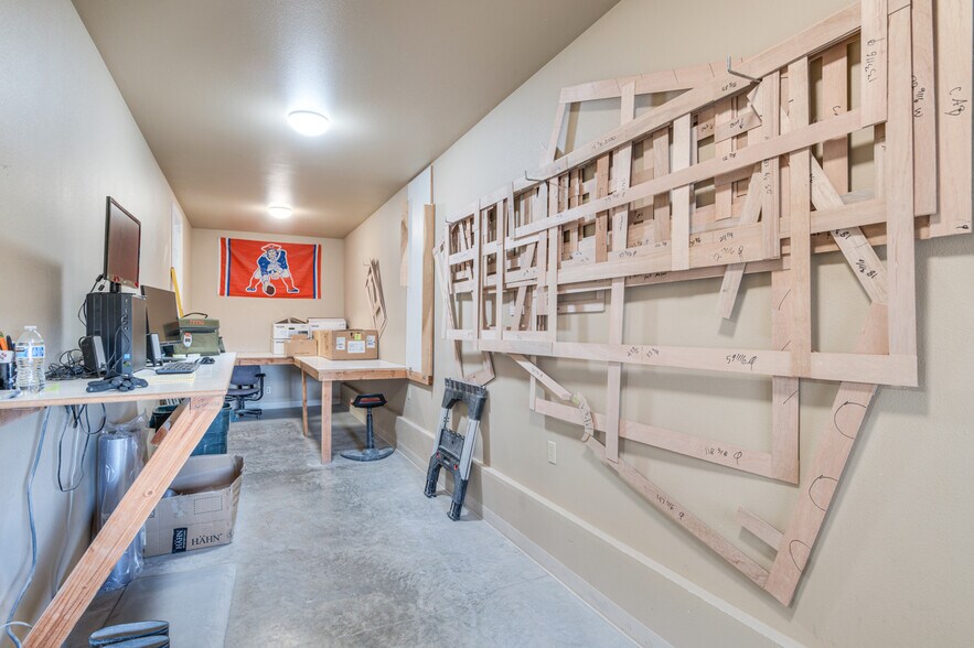 More Photos Of 723 N Curtis Ct, Sisters Industrial For Sale