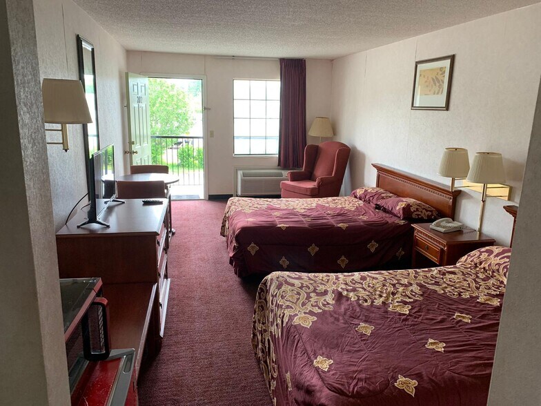 92 Lakeview Dr, Homerville, GA 31634 Hotel For Sale