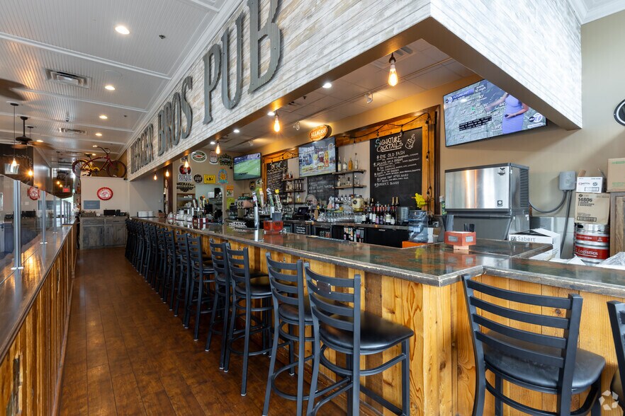 More Photos Of 0S050 Winfield Rd, Winfield Storefront Retail Office For Lease