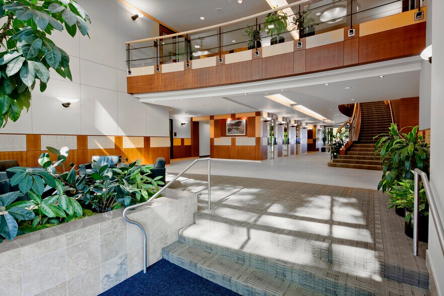 More Photos Of 2 Centerpointe Dr, Lake Oswego Office For Lease