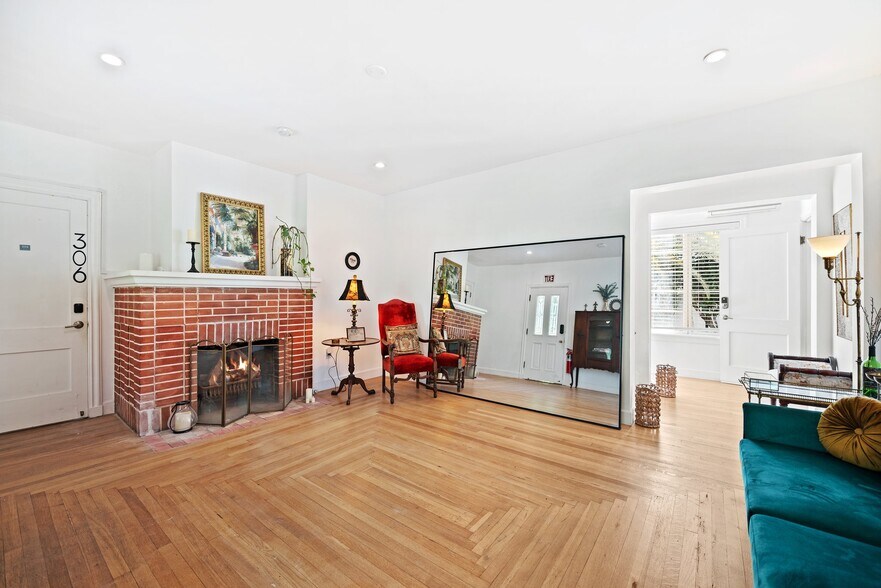 More Photos Of 36 Phoenetia Ave, Coral Gables Apartments For Sale