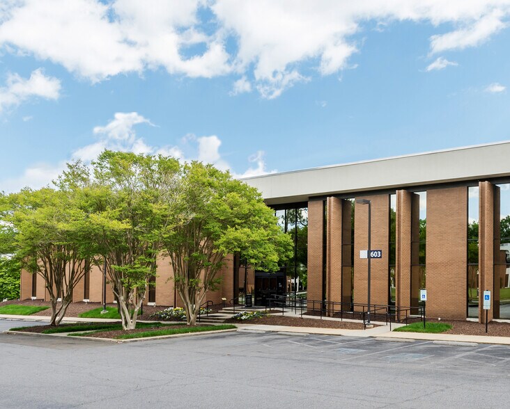 More Photos Of 1603 Santa Rosa Rd, Henrico Medical For Lease