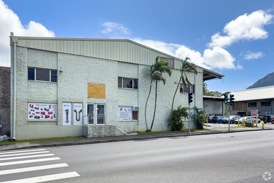 More Photos Of 46-174 Kahuhipa St, Kaneohe Warehouse For Lease