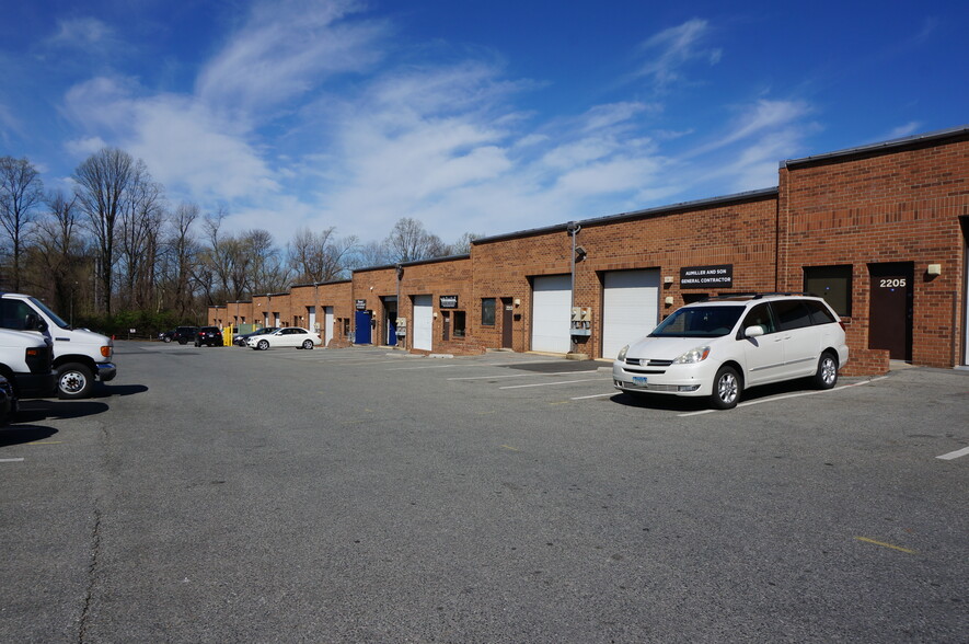 Primary Photo Of 2201-2353 Distribution Cir, Silver Spring Warehouse For Lease