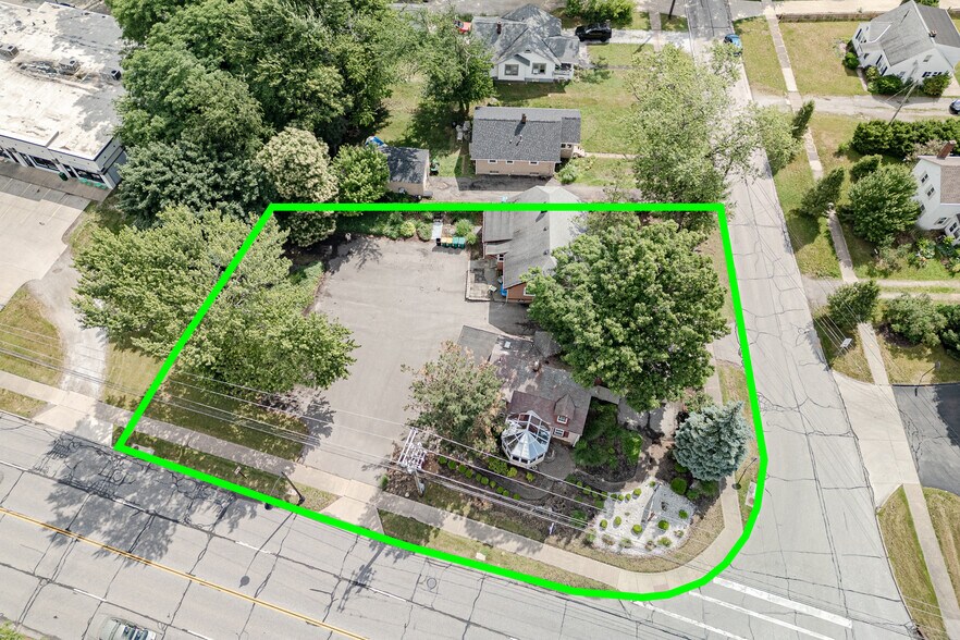 More Photos Of 7285 Center St, Mentor Office Residential For Sale
