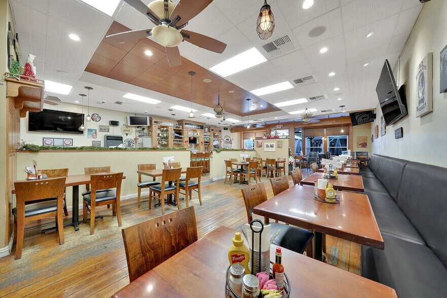 More Photos Of 36 Main St, Sutter Creek Restaurant For Sale