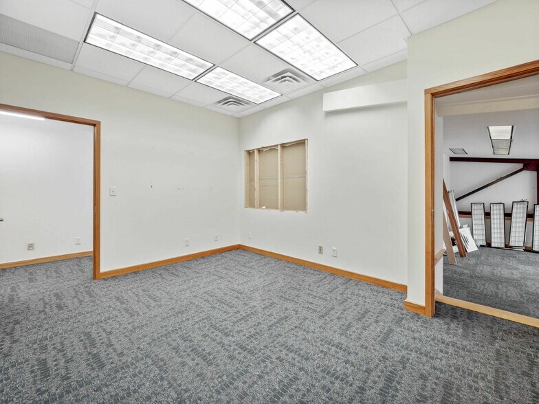 More Photos Of 740 Grand Ave, Saint Paul Storefront Retail Office For Sale