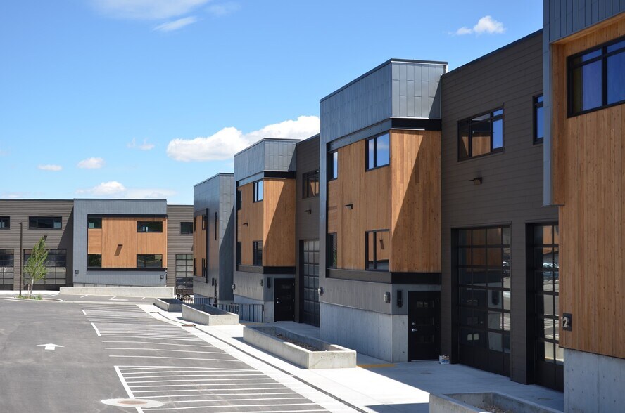 More Photos Of 4376 Forestdale Dr, Park City Research And Development For Lease