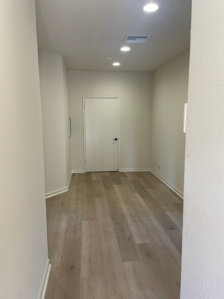 More Photos Of 96 W Campbell Ave, Campbell Office For Lease