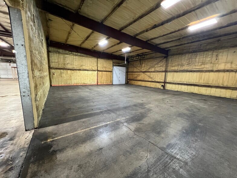 More Photos Of 1425 SE 9th St, Warrenton Warehouse For Sale