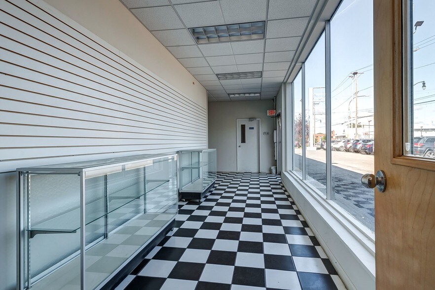 More Photos Of 647 W Genesee St, Syracuse Auto Dealership For Sale