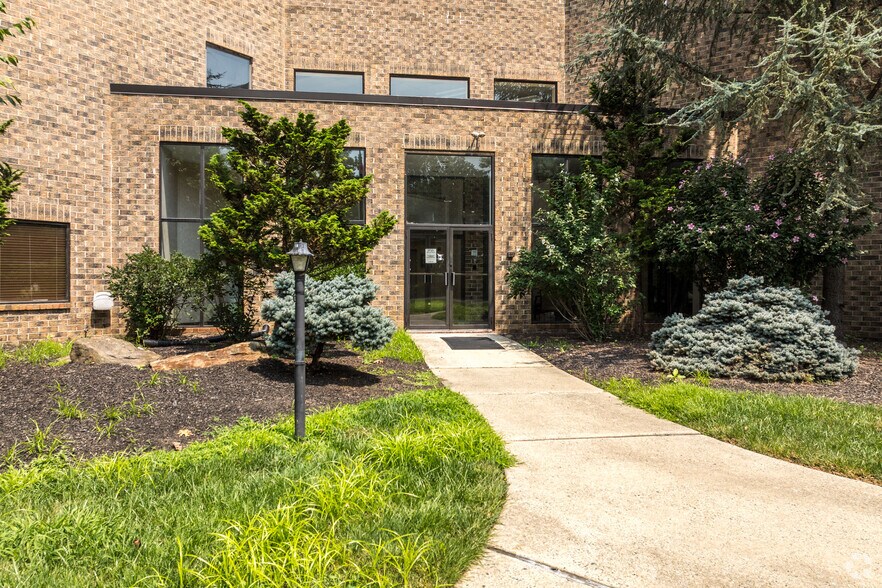 More Photos Of 436 S Lansdowne Ave, Yeadon Office For Lease