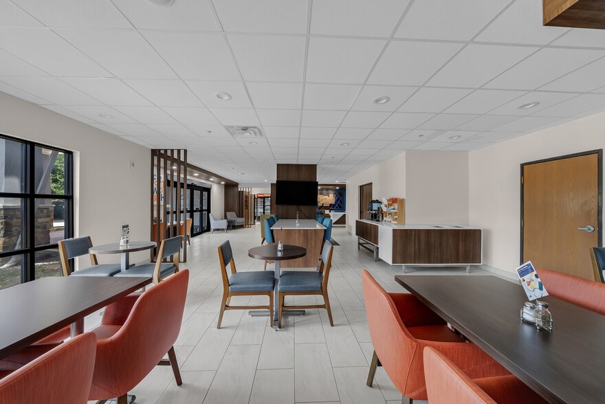 More Photos Of 4609 Citylake Blvd W, Fort Worth Hotel For Sale