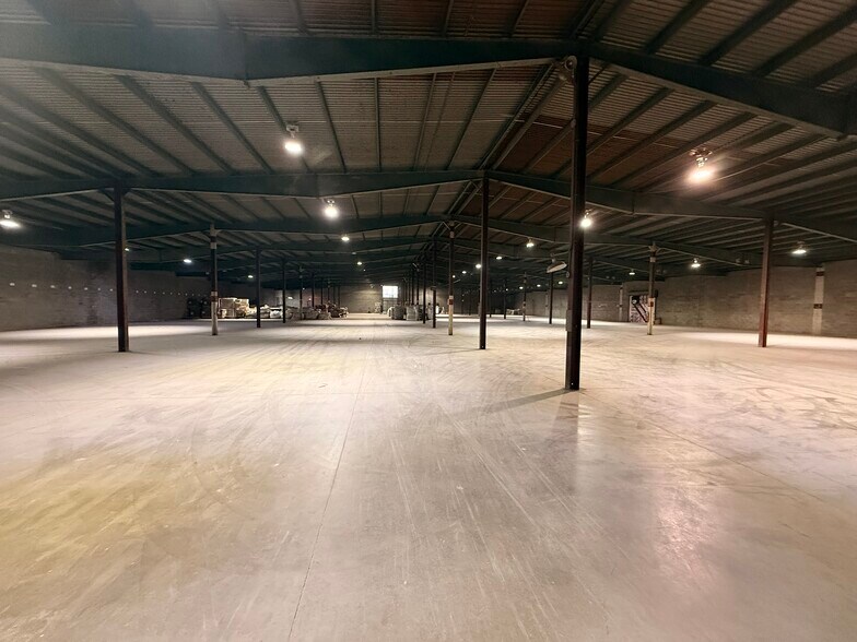 More Photos Of 451 Gordon St, Roseville Warehouse For Lease