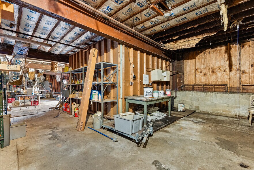 More Photos Of 9 E 44th St, Wilmington Office Residential For Sale