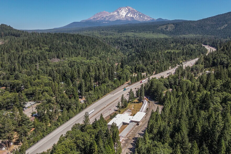 More Photos Of 4221 Siskiyou Ave, Dunsmuir Hotel For Sale