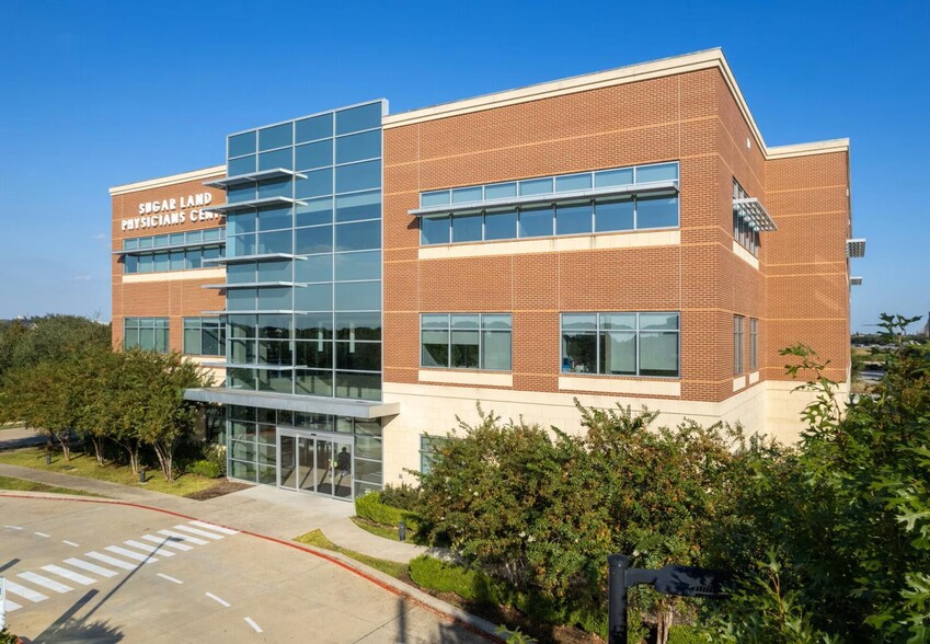 More Photos Of 7616 Branford Pl, Sugar Land Medical For Lease