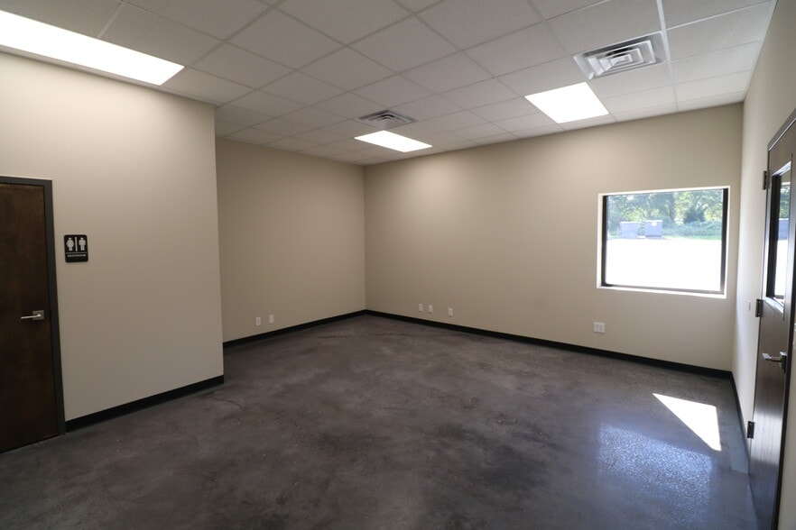 More Photos Of 76 Bay Creek Rd, Loganville Warehouse For Lease