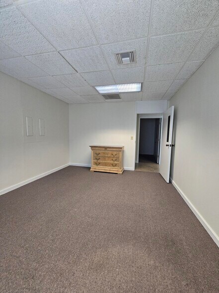 More Photos Of 4091 Colonial Blvd, Fort Myers Office Residential For Sale