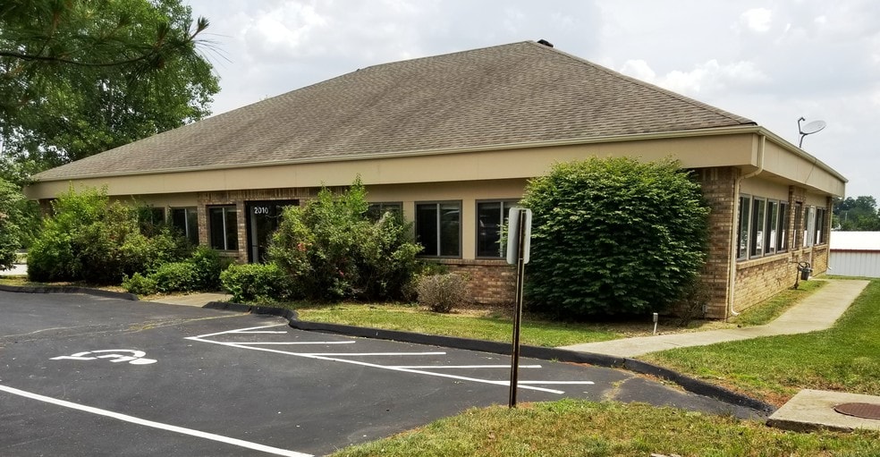 More Photos Of 2010 Bluestone Dr, Saint Charles Office For Sale