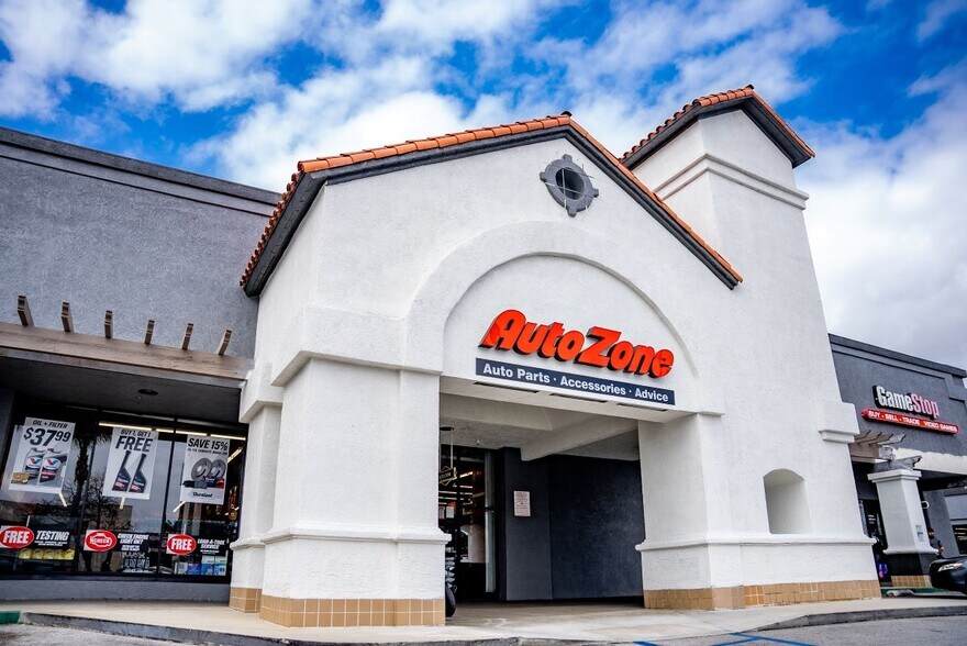 More Photos Of 11701-13927 Rosecrans Ave, Norwalk Unknown For Lease