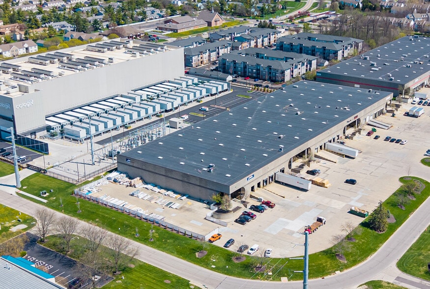 Primary Photo Of 640-700 Dearborn Park Ln, Worthington Warehouse For Lease