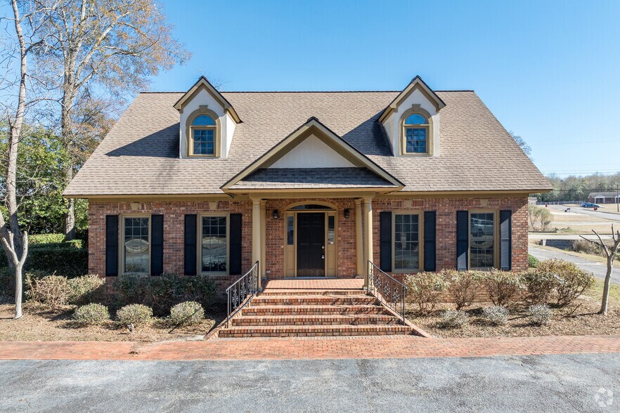 More Photos Of 501 Griffin Ave, Eastman Office For Sale