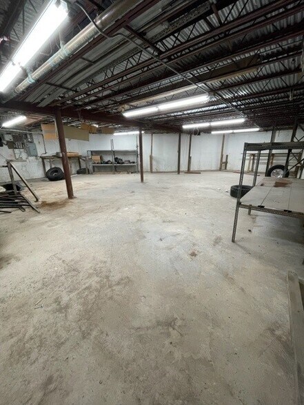 More Photos Of 194 Depot Rd, Huntington Station Light Distribution For Sale