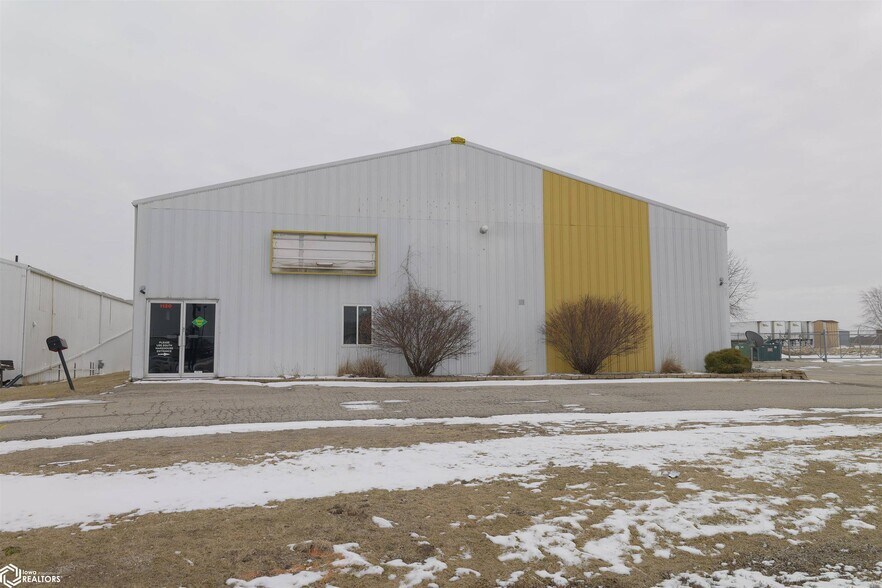 More Photos Of 1130 Broadway St, West Burlington Industrial For Lease