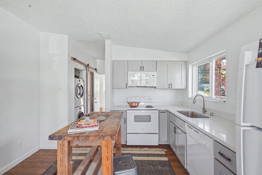 More Photos Of 1 W Dravus St, Seattle Apartments For Sale