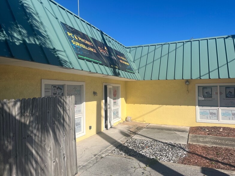 More Photos Of 19 E Broadway St, Oviedo Freestanding For Lease