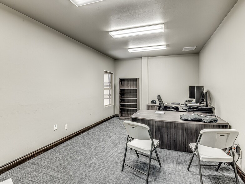 More Photos Of 209 NW 132nd St, Oklahoma City Industrial For Sale