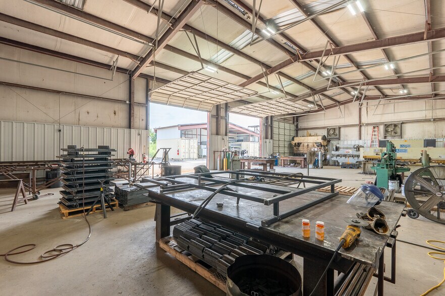 More Photos Of 5710 SH-21, Bryan Manufacturing For Lease