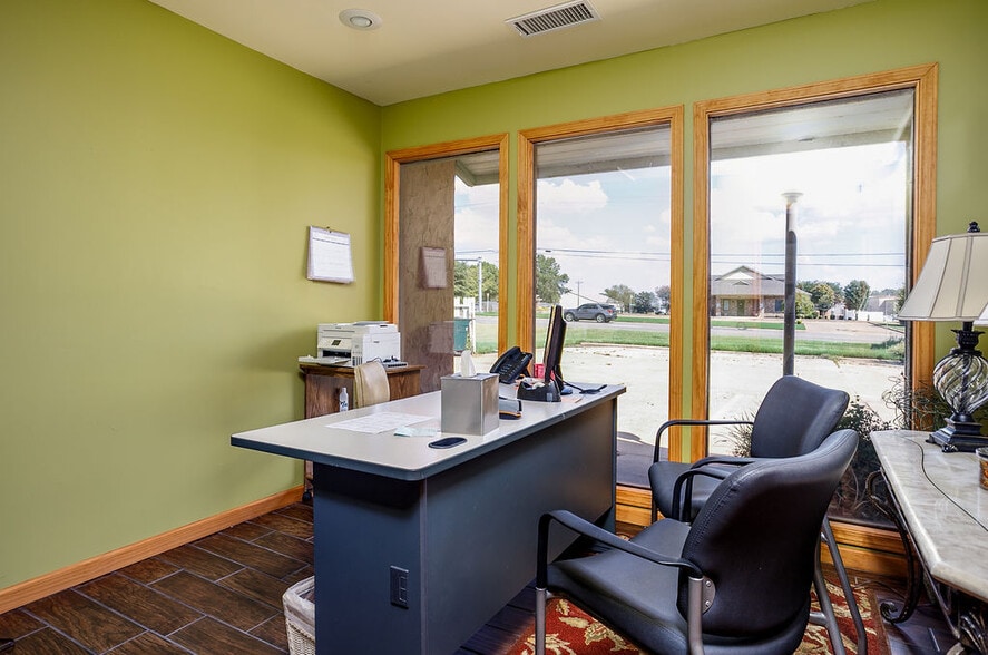 More Photos Of 2603 Browns Ln, Jonesboro Medical For Sale