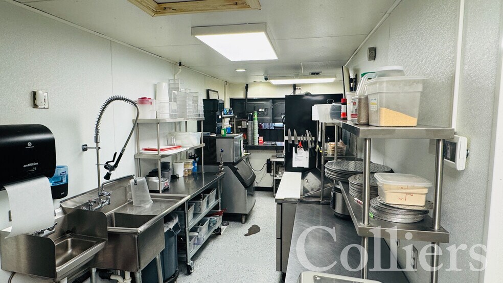 More Photos Of 2840 Pocatello Ave, American Falls Storefront For Sale