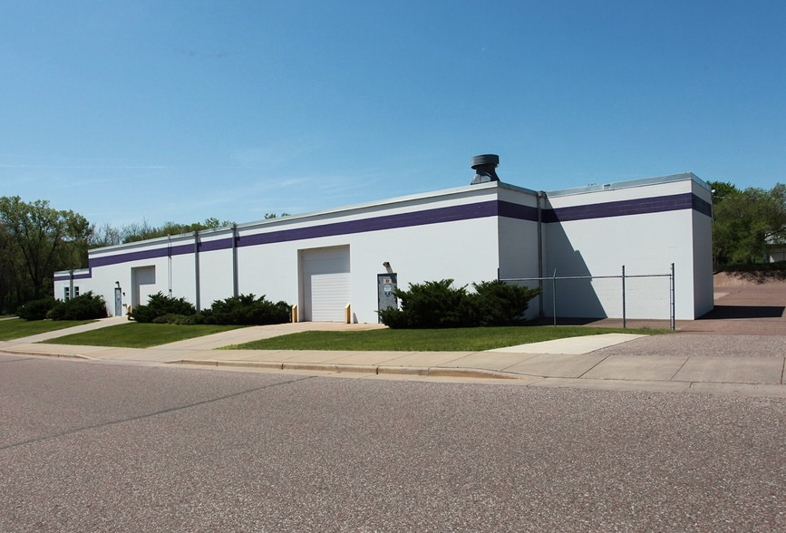 More Photos Of 930 Malden Ave, Eau Claire Warehouse For Sale