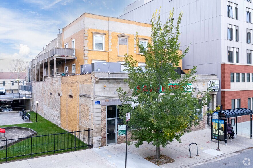 More Photos Of 4652 N Sheridan Rd, Chicago Storefront Retail Residential For Lease