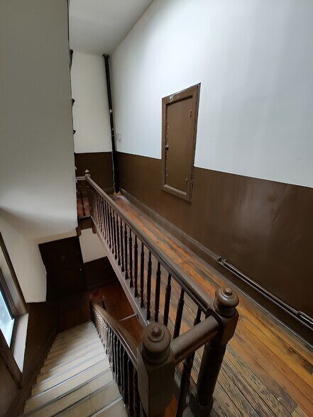 More Photos Of 247 Starr St, Brooklyn Apartments For Sale