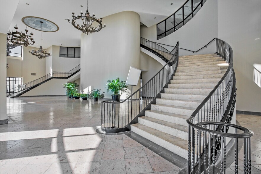 More Photos Of 19073 Interstate 45 S, Conroe General Retail For Lease