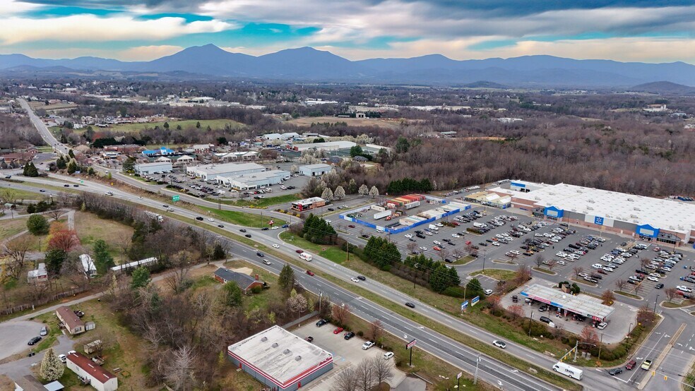 More Photos Of 1001 E Lynchburg Salem Tpke, Bedford Office For Sale