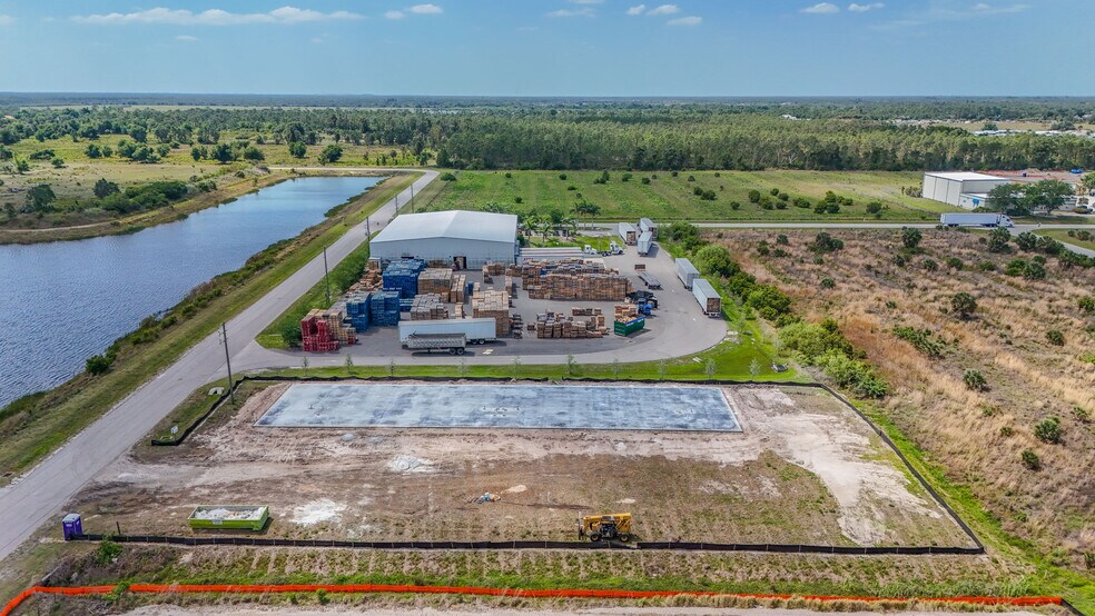 More Photos Of 8429 Northup dr, Punta Gorda Industrial For Lease