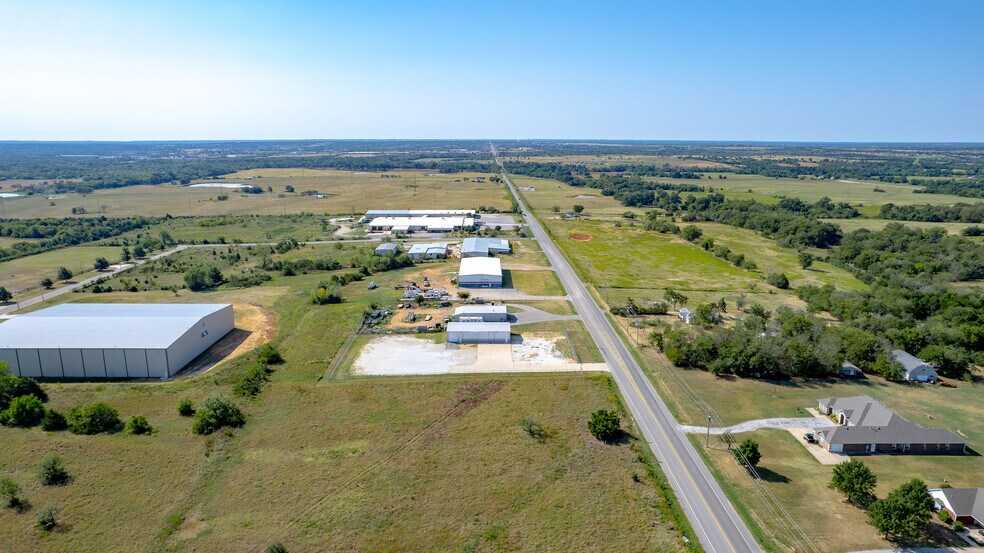 More Photos Of 7811 Kickapoo Ave, Shawnee Warehouse For Lease