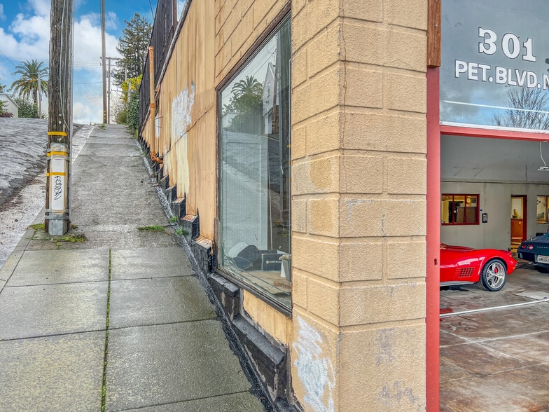 More Photos Of 301 N Petaluma Blvd, Petaluma Freestanding For Lease