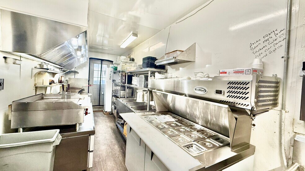 More Photos Of 557 Fm 3003, Graham General Retail For Sale