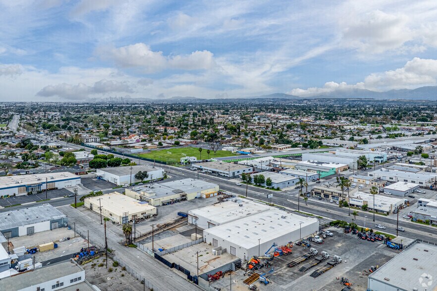 More Photos Of 11760 Slauson Ave, Santa Fe Springs Manufacturing For Lease