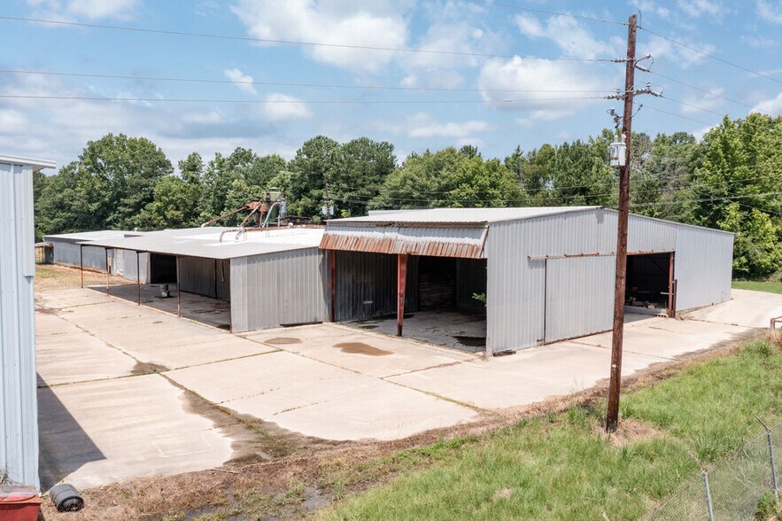 More Photos Of 720 E Main St, Ashdown Warehouse For Sale