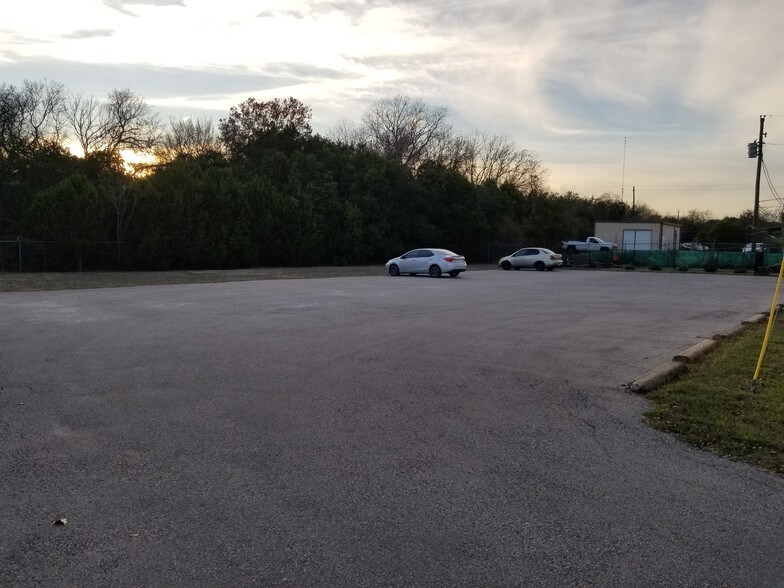 More Photos Of 8305 Hwy 71 W, Austin Storefront Retail Office For Lease