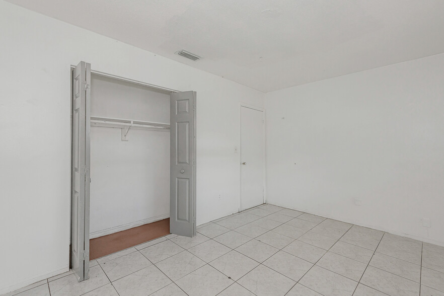 More Photos Of 1911-1915 SW 4th Ave, Fort Lauderdale Apartments For Sale