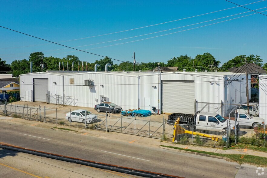 Primary Photo Of 1406-1420 Telephone Rd, Houston Showroom For Lease