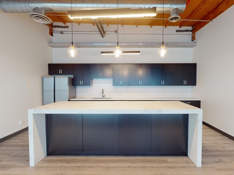 More Photos Of 12910 Culver Blvd, Marina Del Rey Unknown For Lease